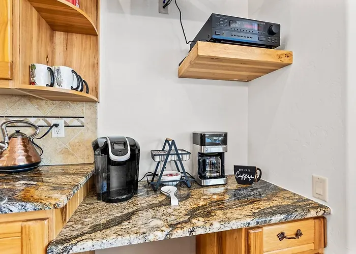 Villa Bliss Estates -sleeps 16- Hot Tub