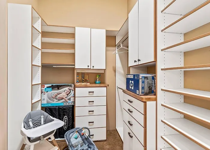 Bliss Estates -sleeps 16- Hot Tub *